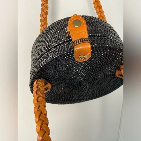 Rattan Purse with braided straps - Picture 3 of 7